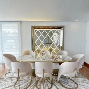 8 seater luxurious dinning set